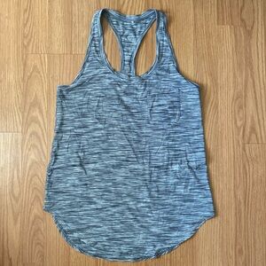 ❤️ Lululemon Grey and White Stripe Tank Size 4